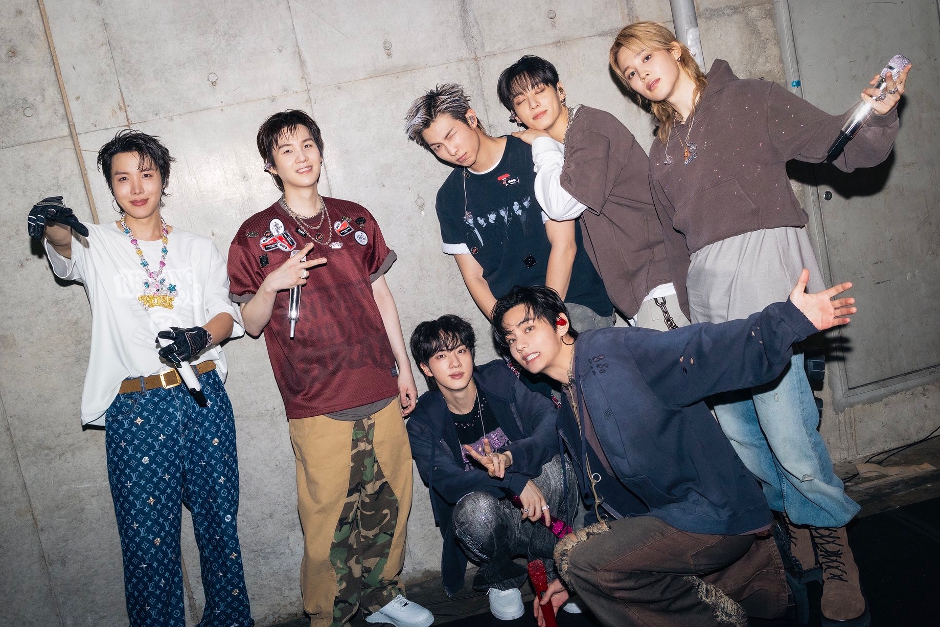 BTS conquista 14ª vitória e triple crown com SWIM no Music Core