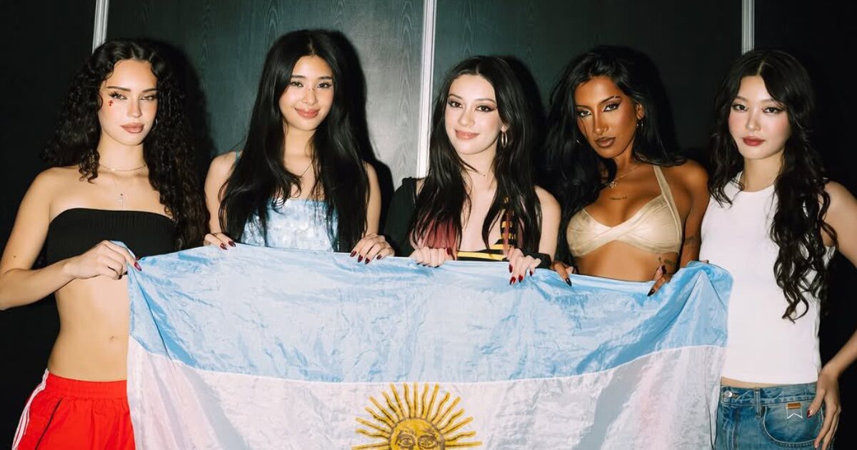 KATSEYE no Lollapalooza vira polêmica por causa da ausência da Manon