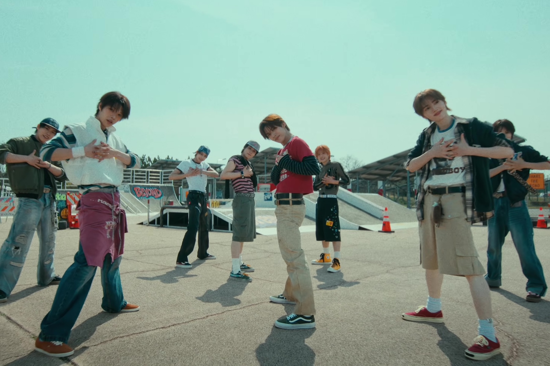 YUHZ: o grupo do 'B:MY BOYZ' estreou com 'Rush Rush' e o MV é pura energia